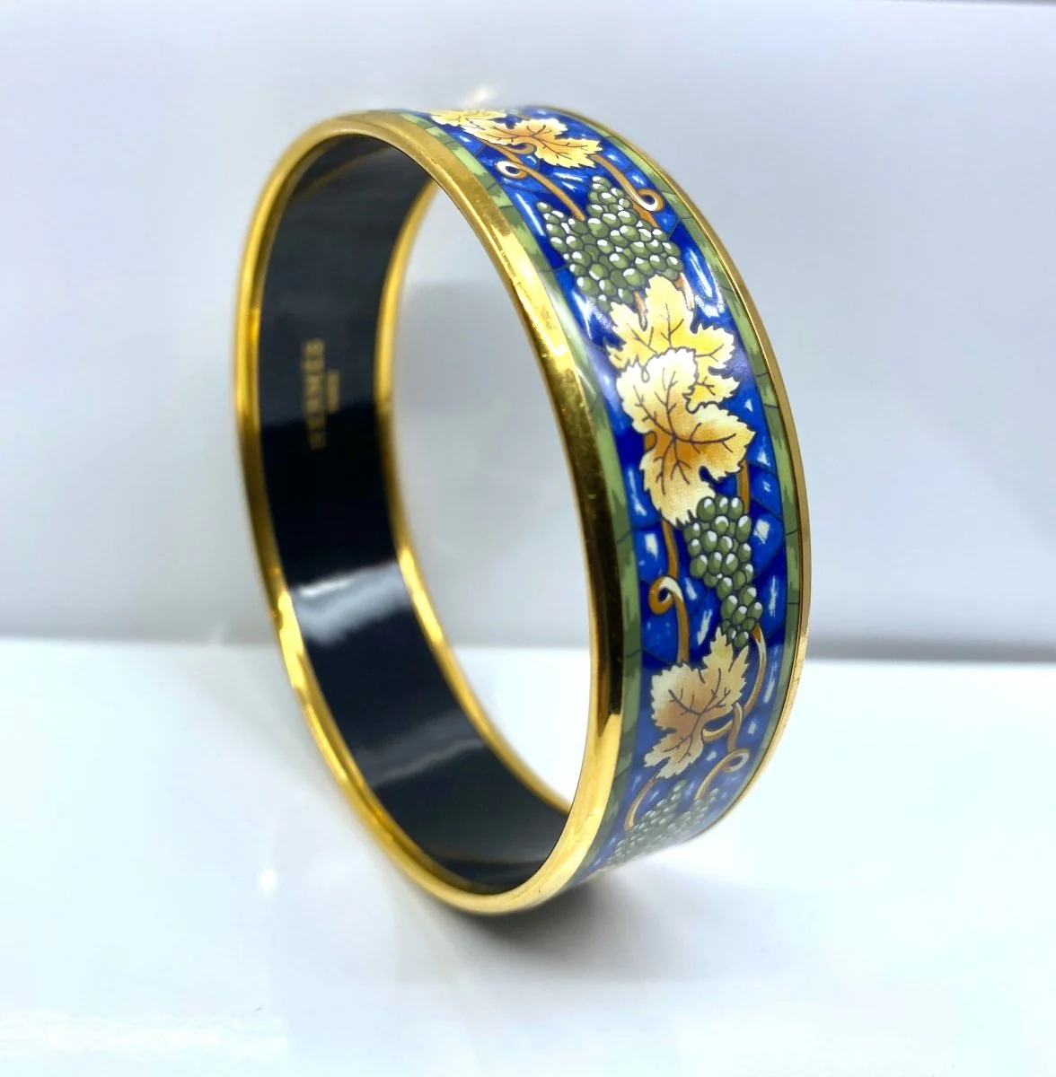 HERMÈS bracelet en métal doré et émail. - Image 5