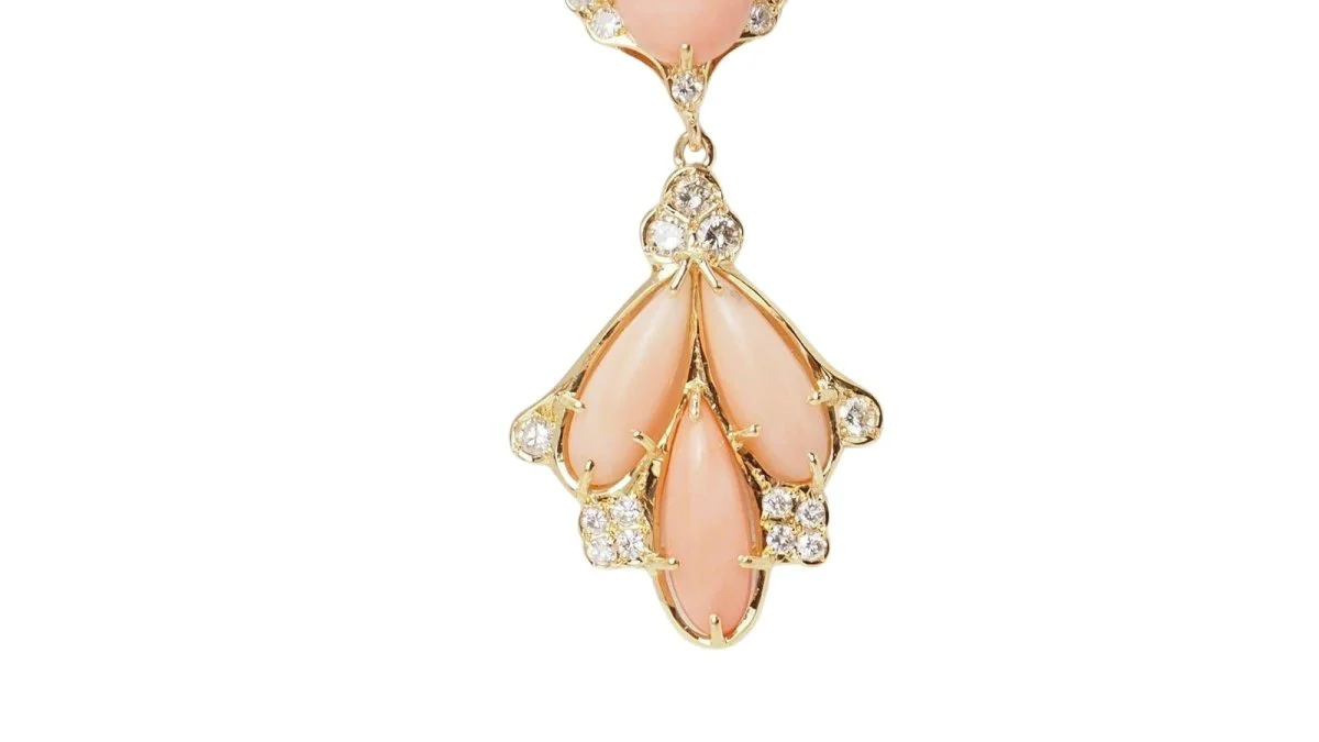 Collier en or jaune, cabochons de corail et diamants - Image 7