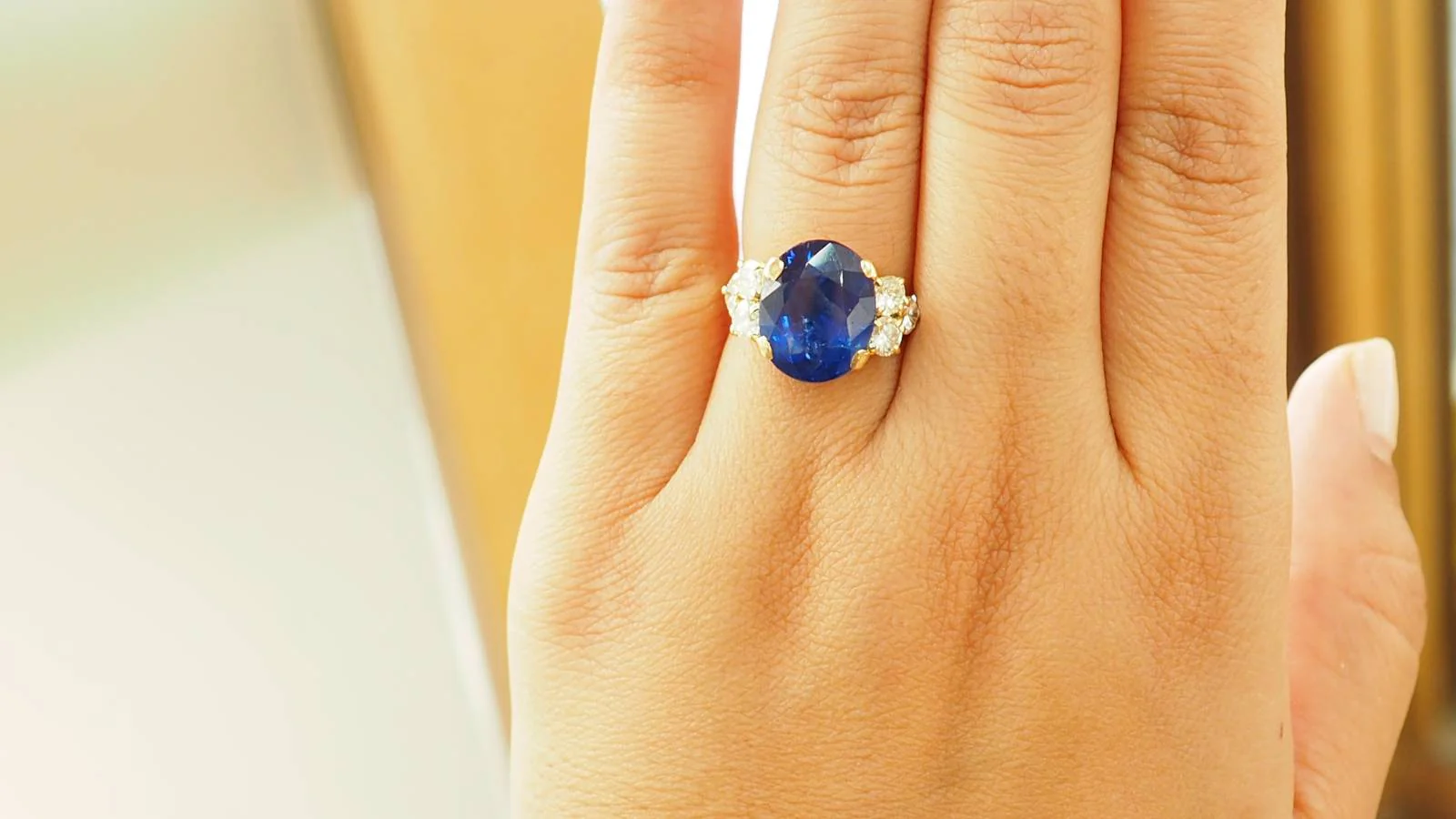 Bague importante en or jaune, saphir de Ceylan et diamants - Image 9