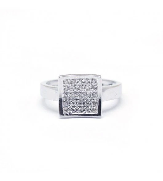 Bague en or blanc pavée de diamants