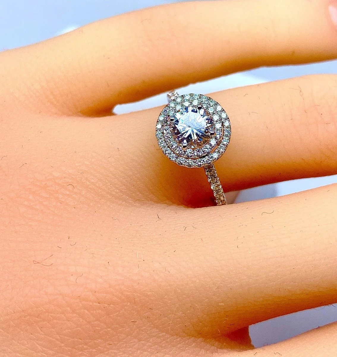 Bague en or blanc 18 carats , diamant couleur G - Image 2