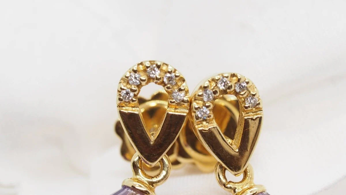Boucles d'oreilles Pendantes en or jaune, améthystes et diamants - Image 5