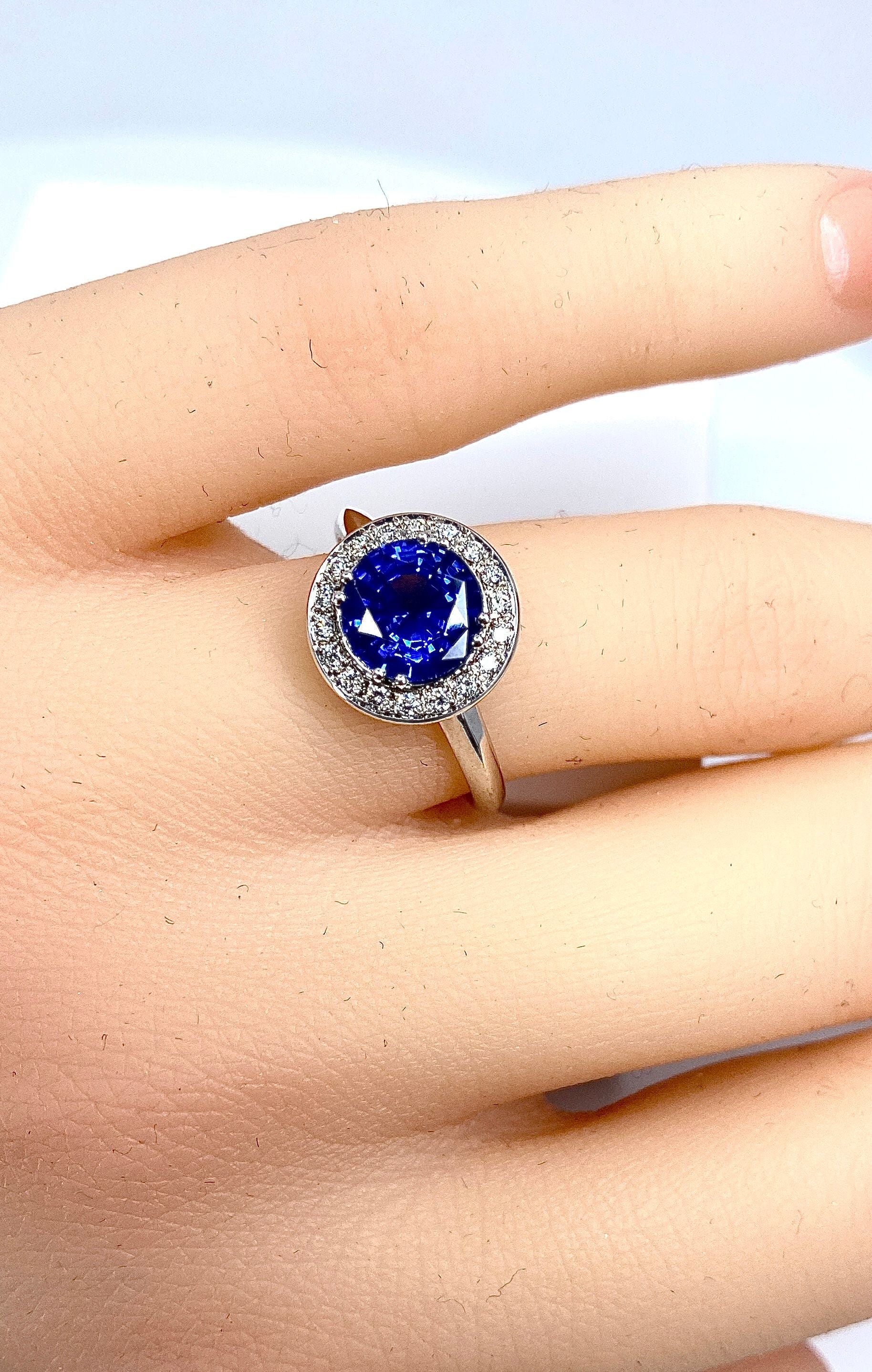 Bague de fiançailles en or blanc 18 carats en saphir et diamants - Image 11