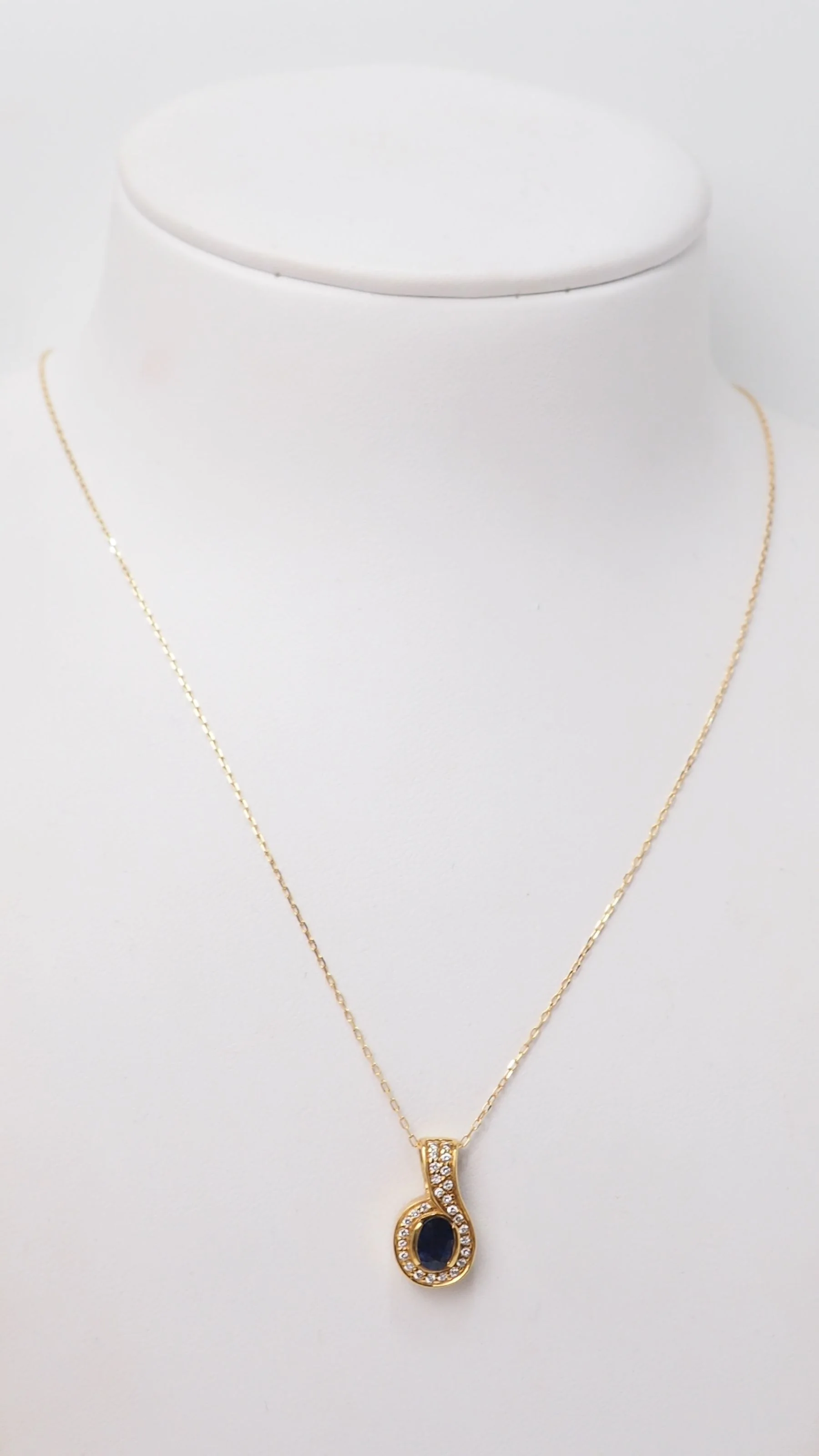 Pendentif et chaîne en or jaune, saphir et diamants - Image 8