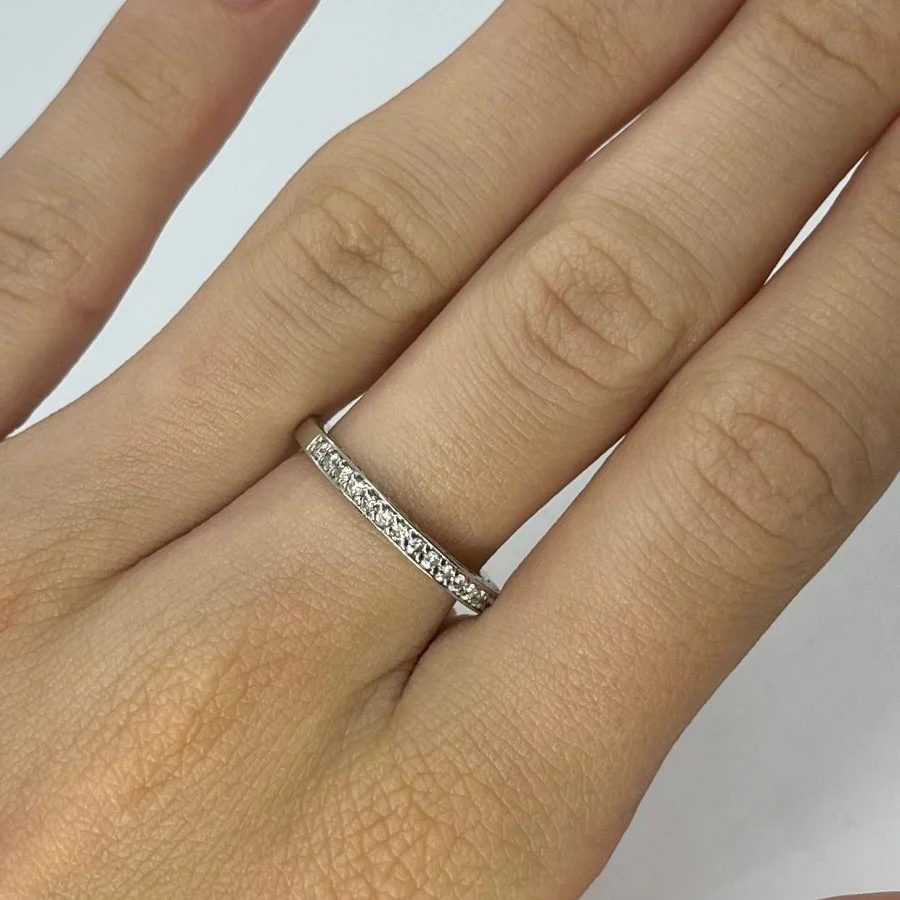 Bague Alliance en or blanc et diamants - Image 2