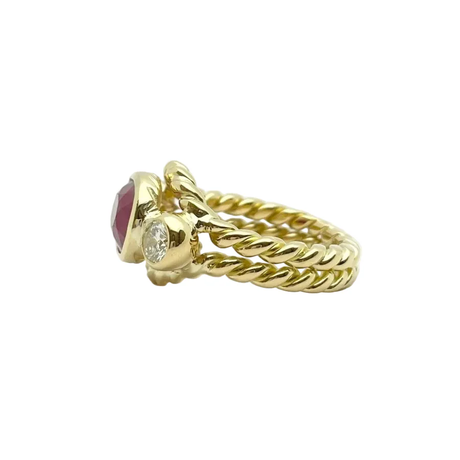 Bague Trilogie en or jaune, rubis et diamants - Image 2
