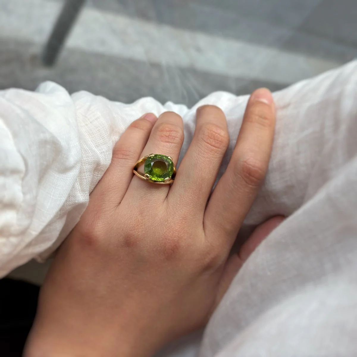 Bague Cocktail en or jaune et péridot - Image 2