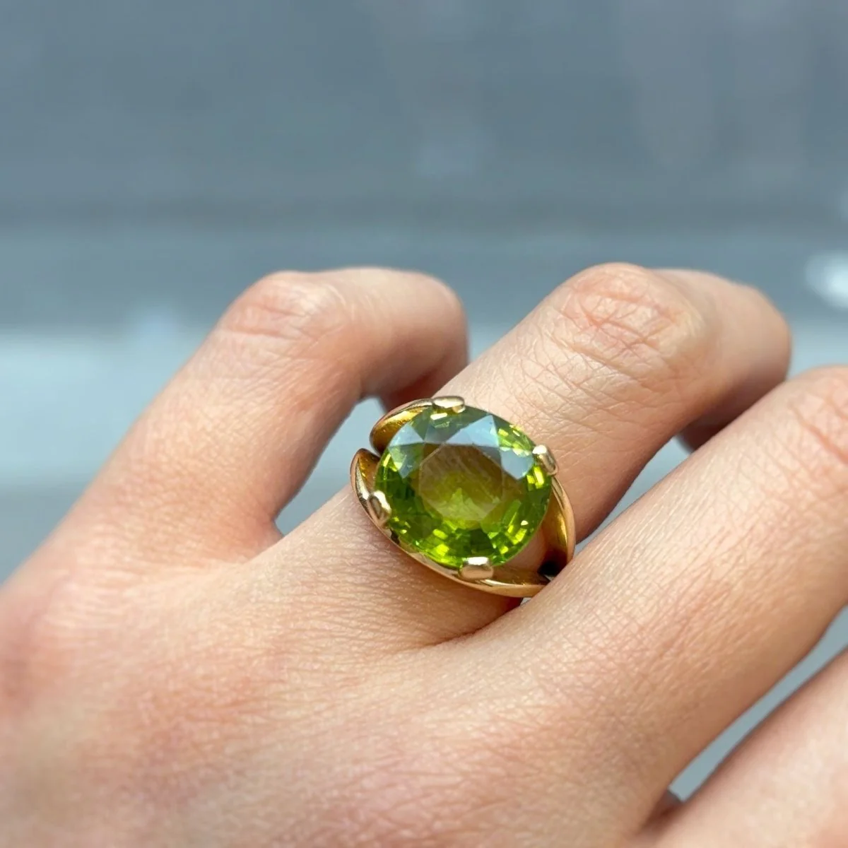 Bague Cocktail en or jaune et péridot - Image 5