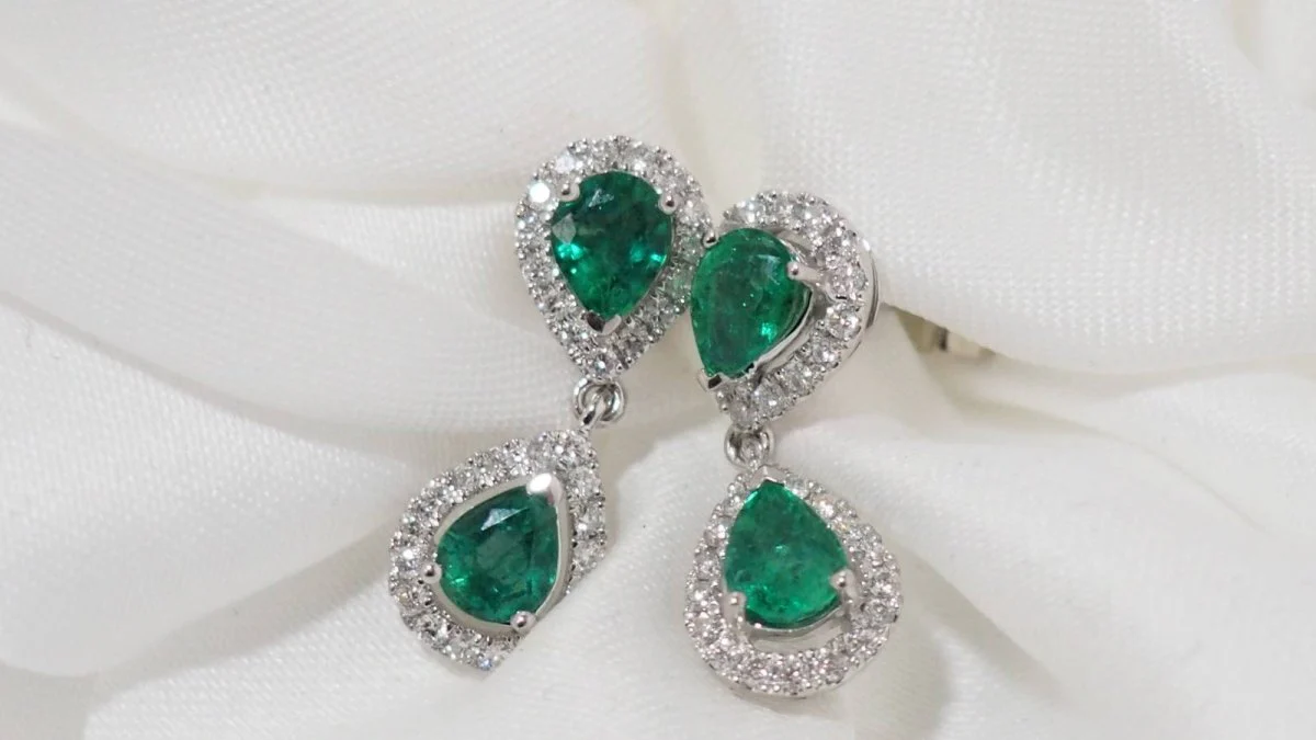 Pendants d'Oreille En Or Blanc, Emeraudes Et Diamants - Image 3