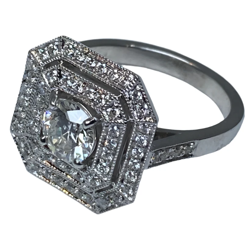 Bague octogonale en or 18 carats ornée de diamants