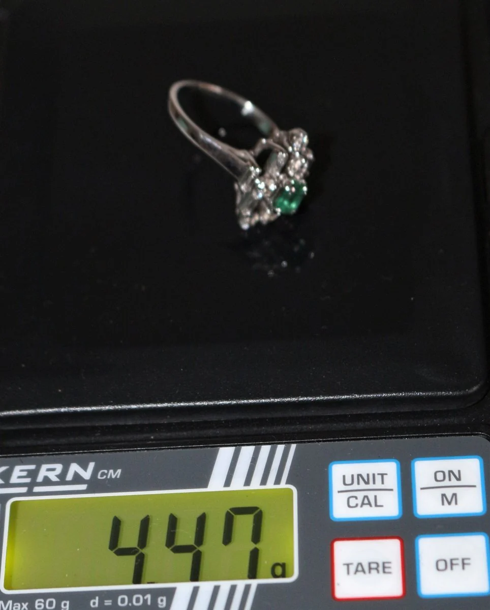 Bague Fleur Moderniste émeraude - Image 10