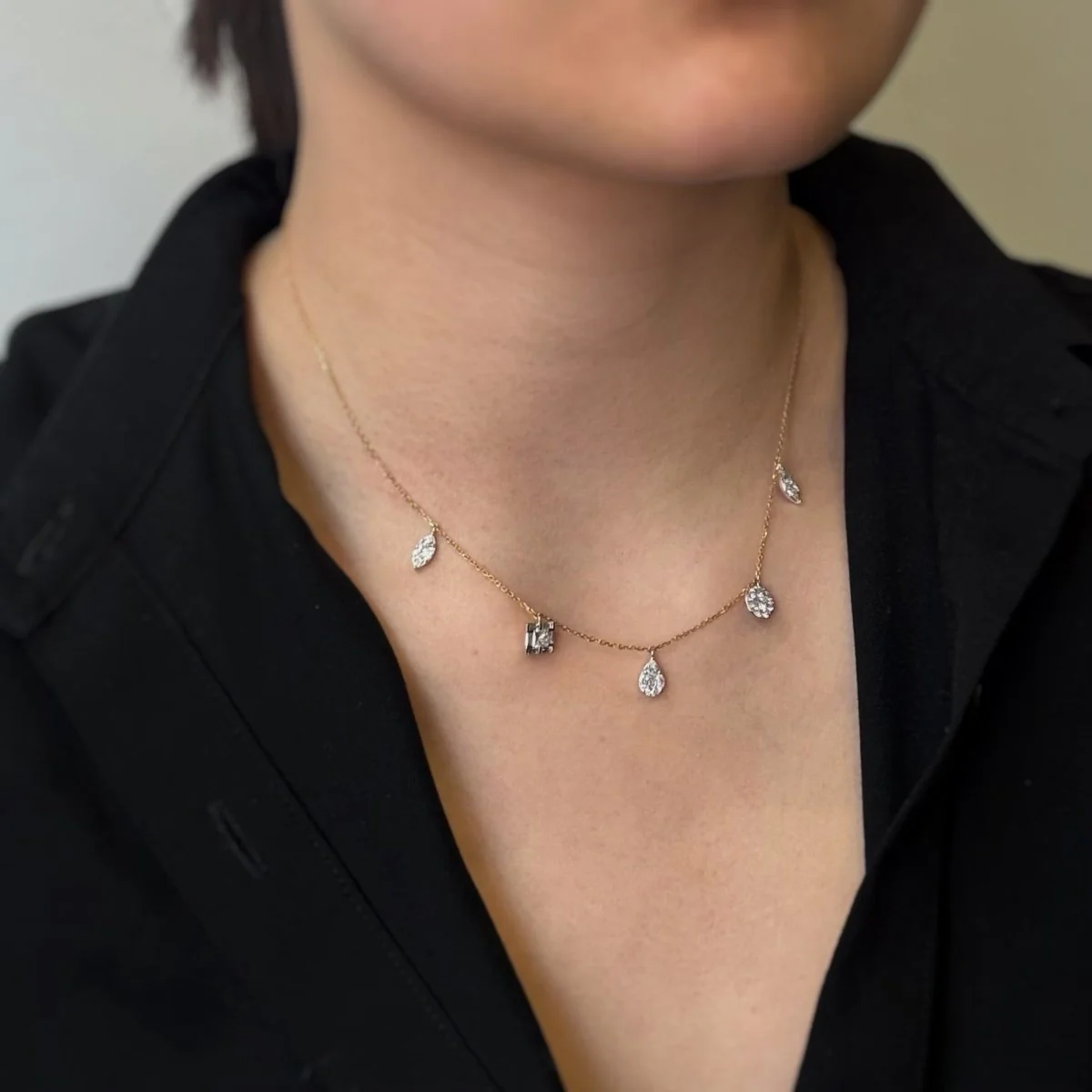 Collier Chaîne DJULA "Pampilles" en or jaune et diamants - Image 2
