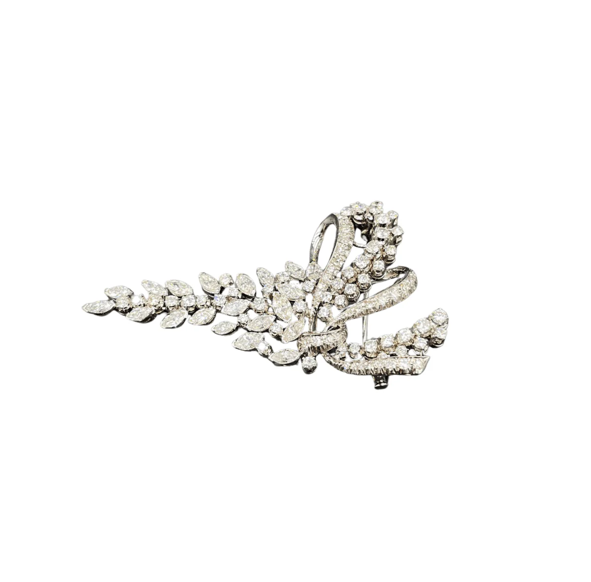 Broche Épingle Noeud en or blanc et diamants - Image 4