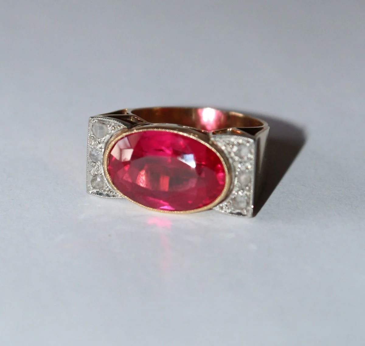 Bague Tank Or Jaune Et Platine, Saphir rose Verneuil Et Diamants - Image 4