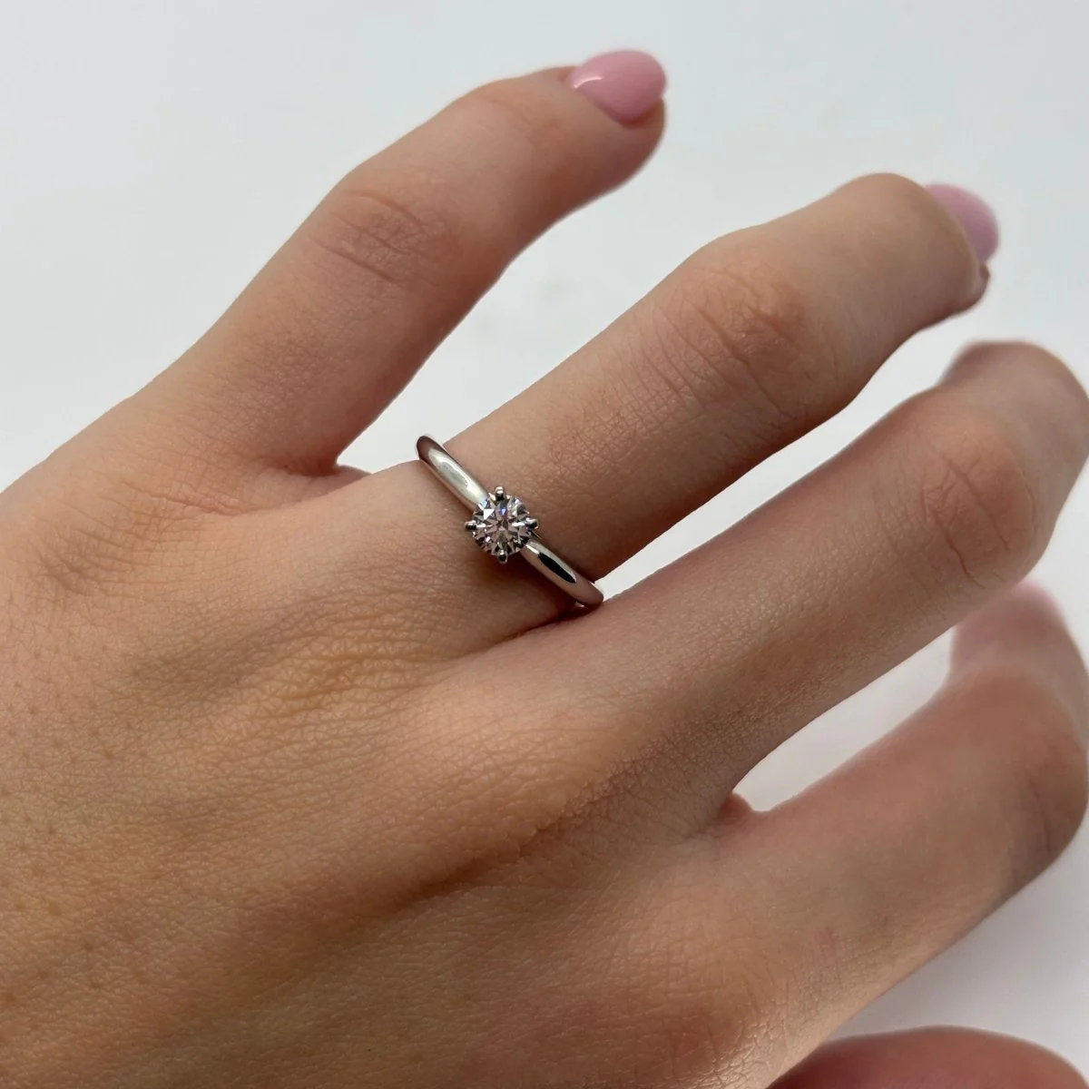 Bague Solitaire CARTIER en platine et diamant - Image 2