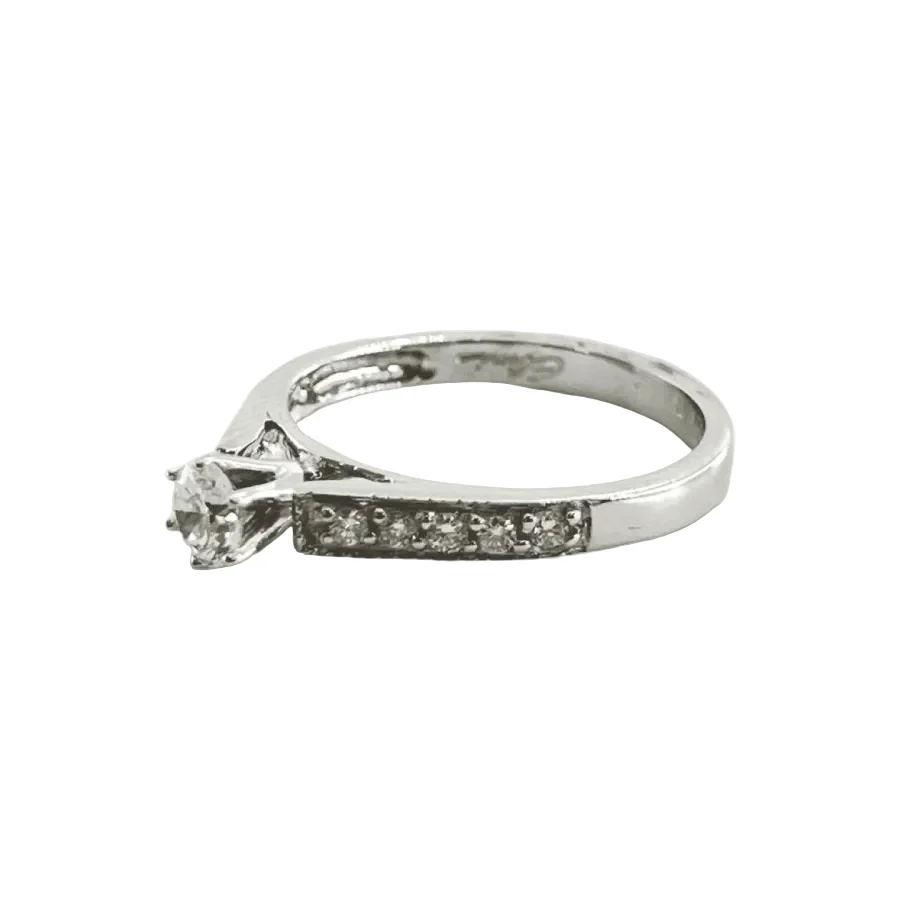 Bague Solitaire en or blanc et diamants - Image 2