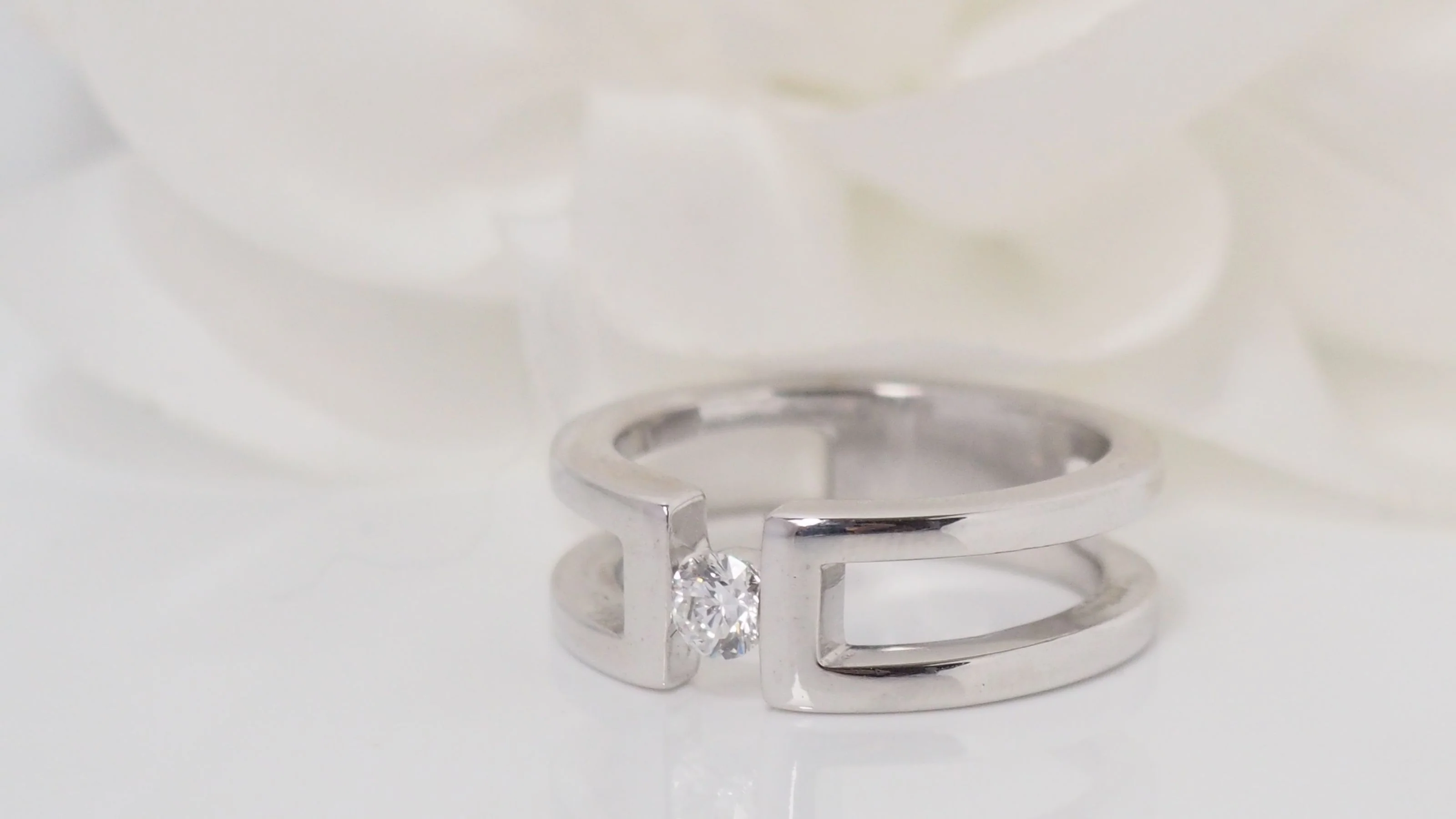 Bague en or blanc et diamant - Image 3