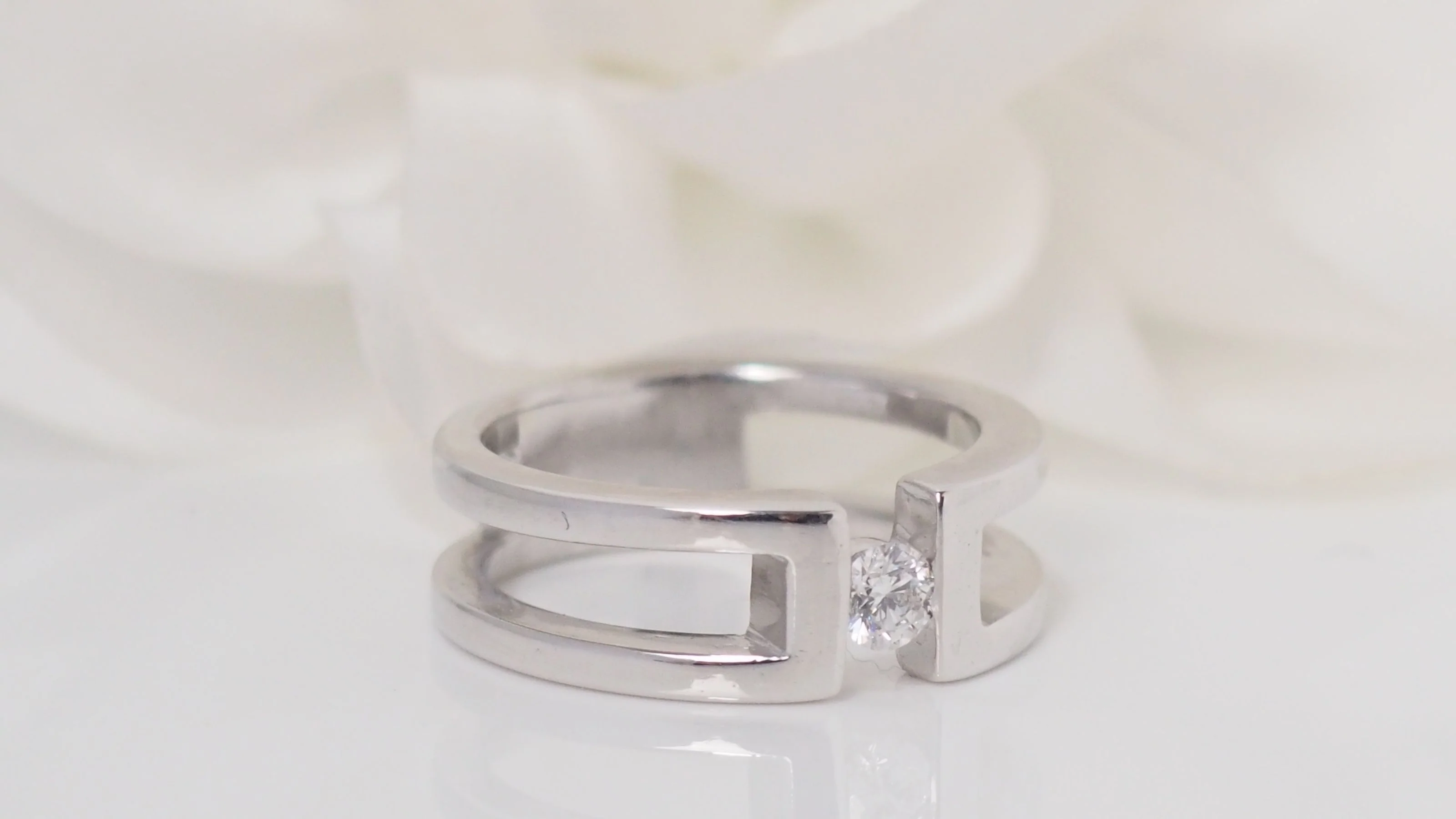 Bague en or blanc et diamant - Image 5