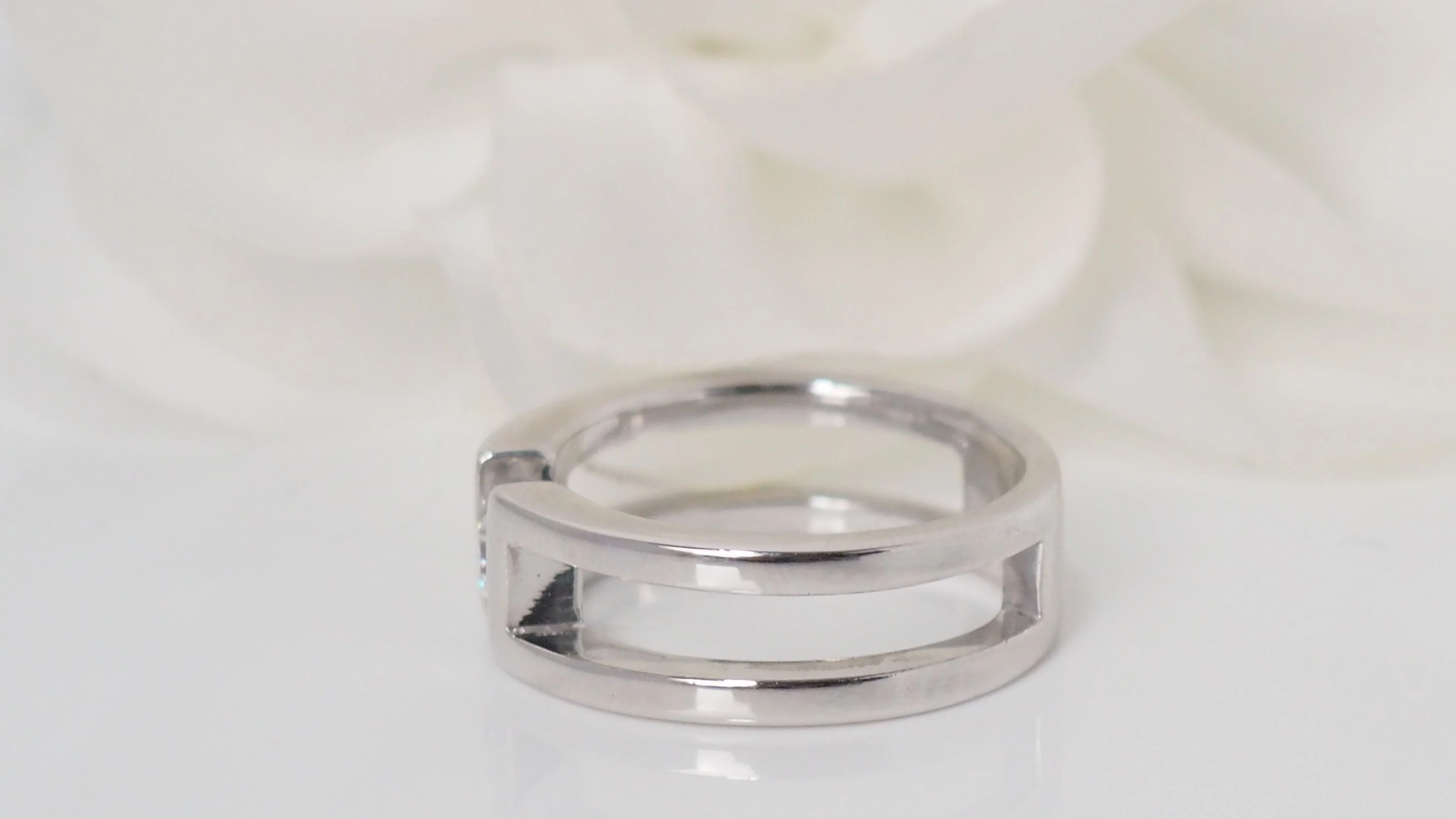 Bague en or blanc et diamant - Image 6