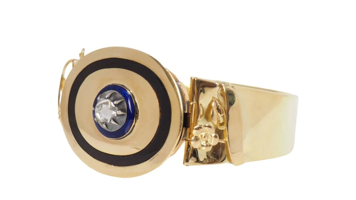 Bracelet en or jaune, émail et diamants - Image 7