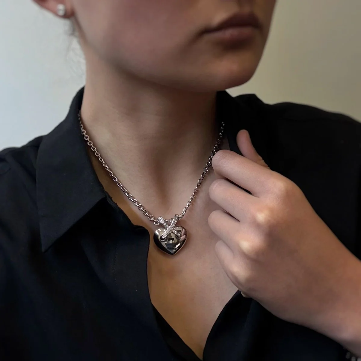 Collier Ras de Cou CHAUMET "Coeur Lien" en or blanc et diamants - Image 2