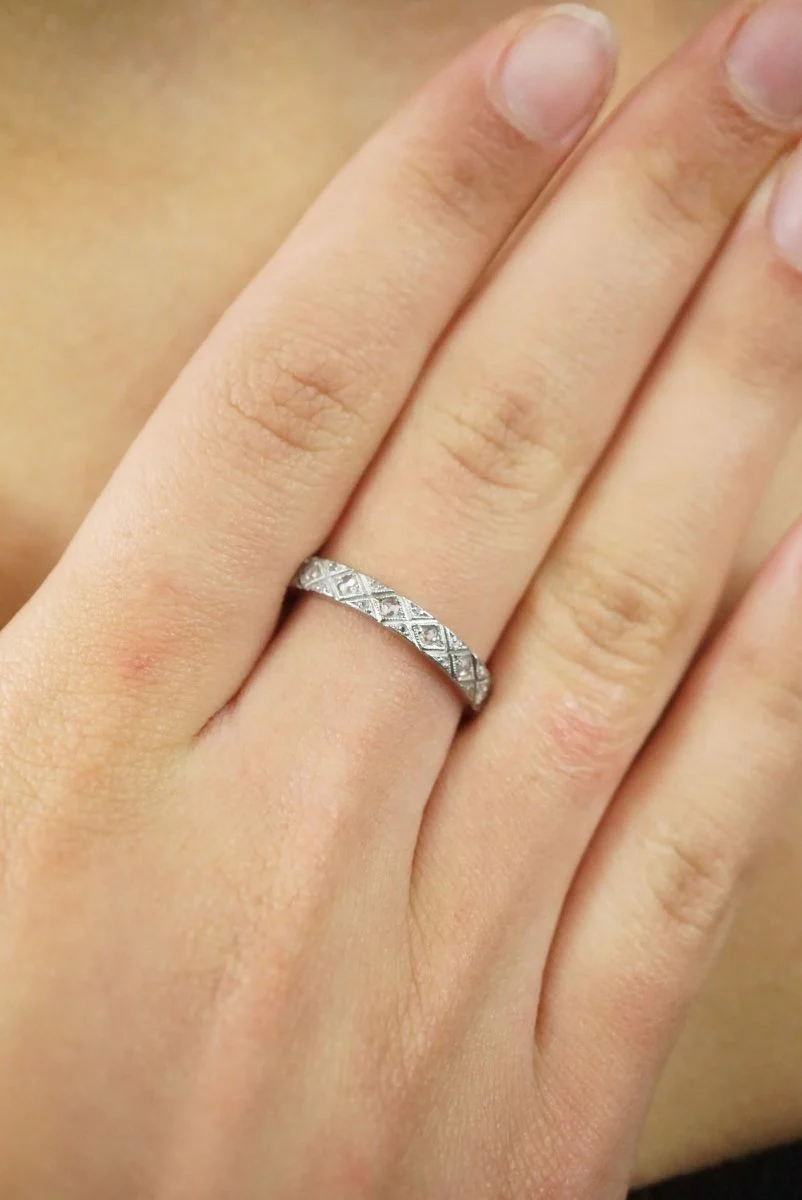 Bague Alliance en or blanc diamants sur platine - Image 3