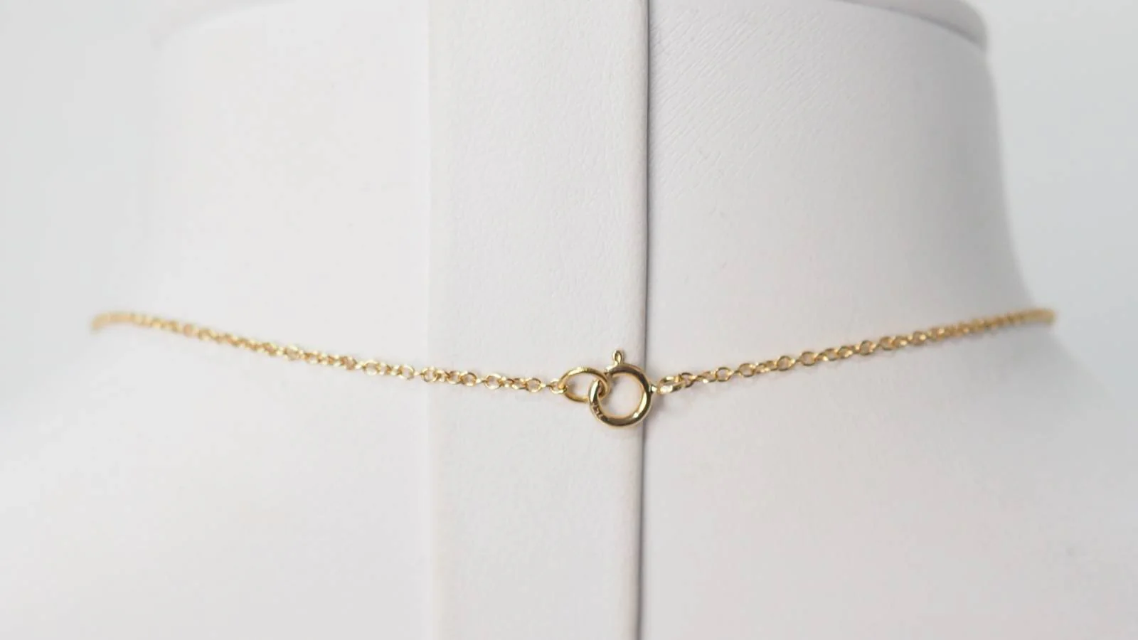 Collier pendentif en or jaune, émeraude et diamants - Image 6