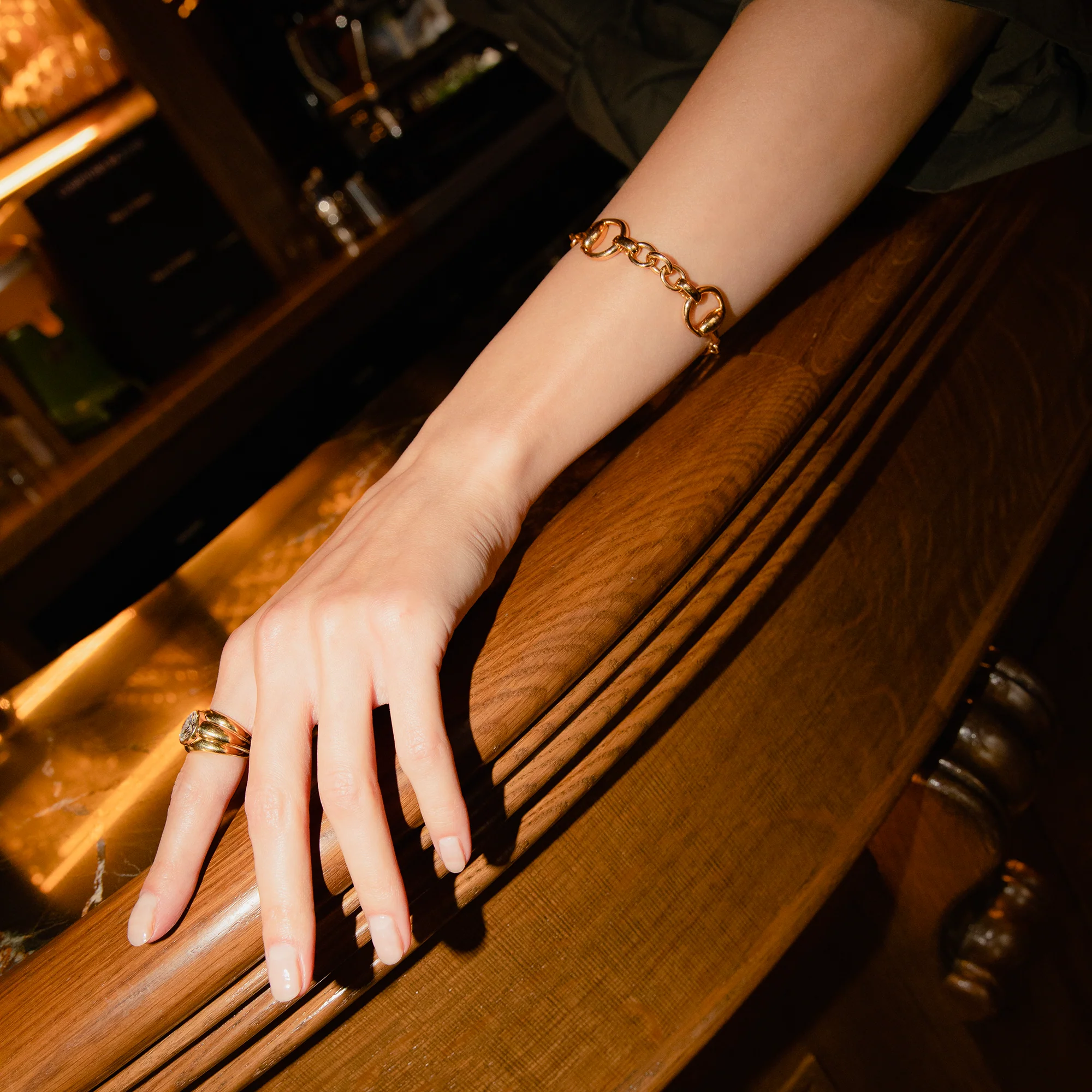 Bracelet GUCCI "Horsebit Cocktail" en or jaune - Image 2