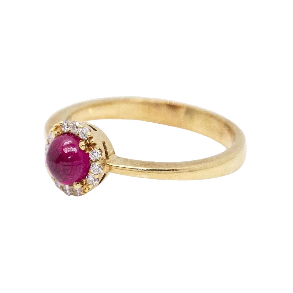 Bague Entourage en or jaune, rubis, et diamants - Image 3