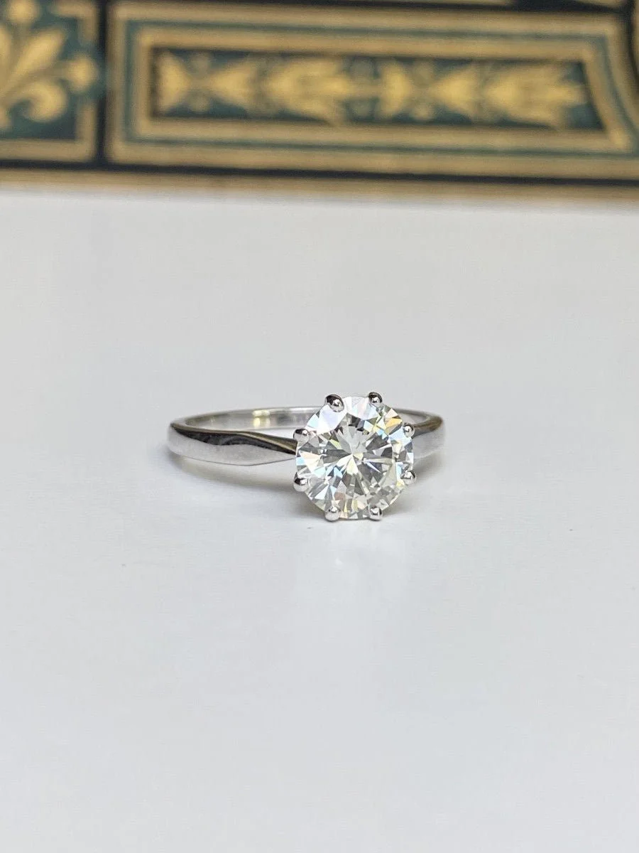 Bague solitaire en or blanc 18k et diamant - Image 10