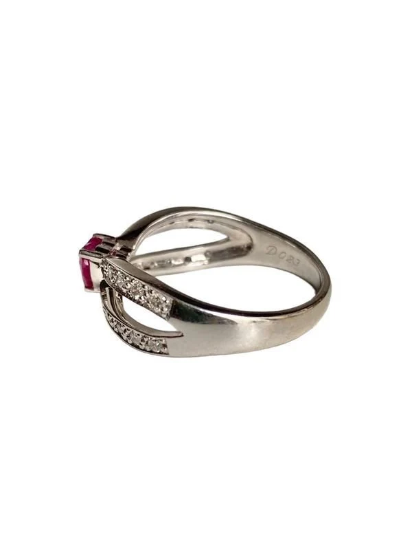 Bague, en or gris 18k, rubis et diamants - Image 2