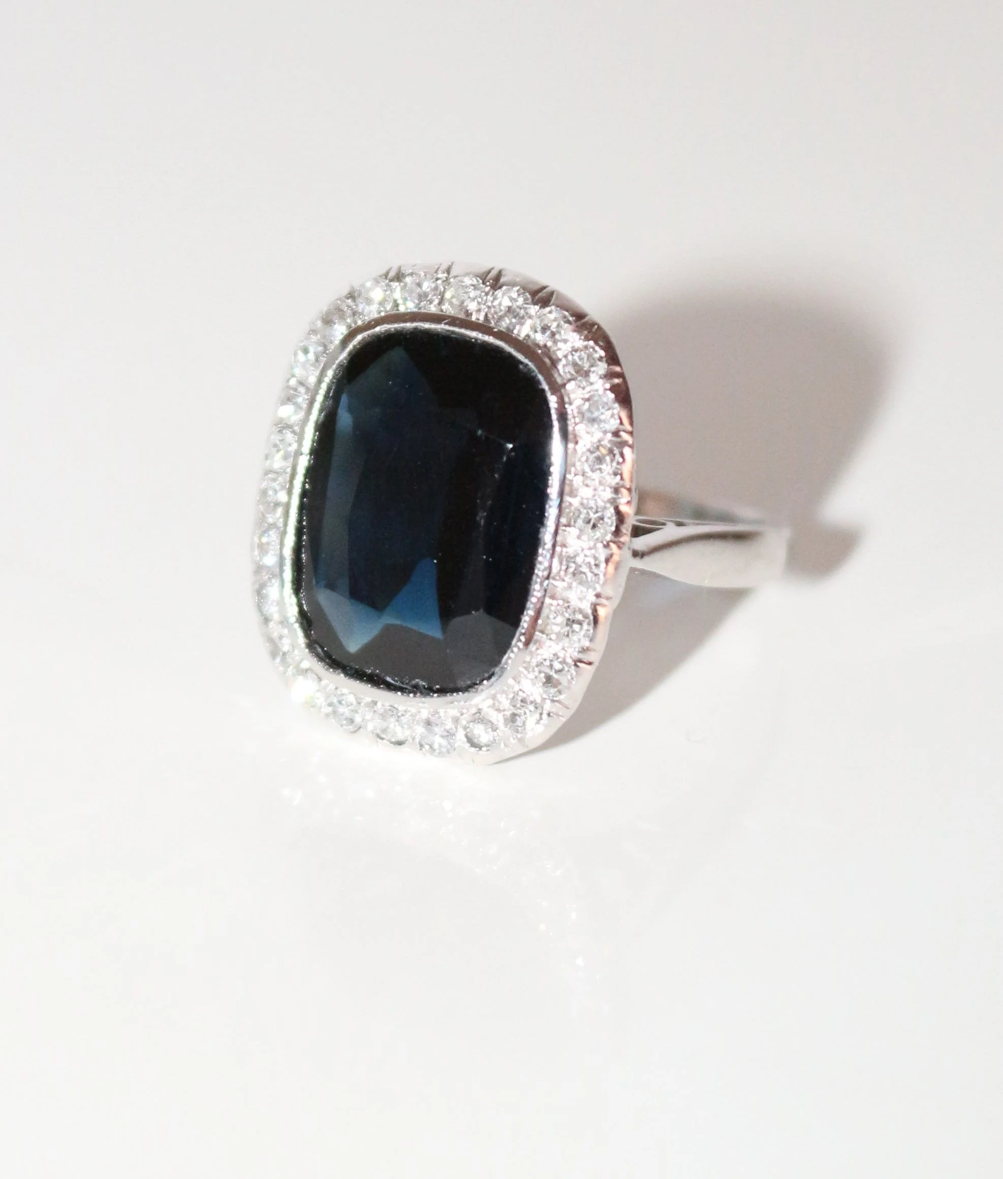 Bague Art Déco Saphir Diamants Platine - Image 4