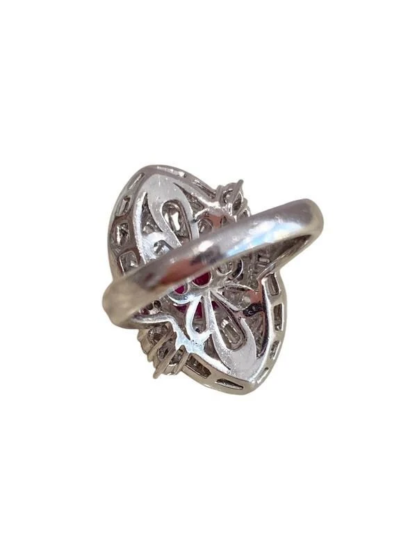 Importante bague en platine rubis et diamants - Image 2