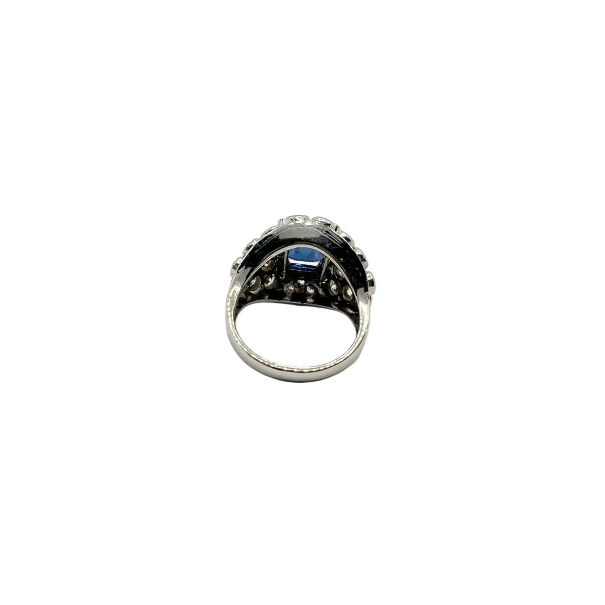 Bague Dôme en platine, saphir et diamants - Image 3