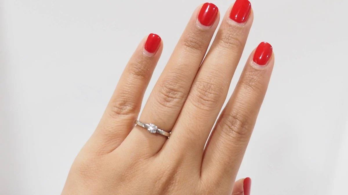 Bague solitaire de Cartier en platine et diamant - Image 2