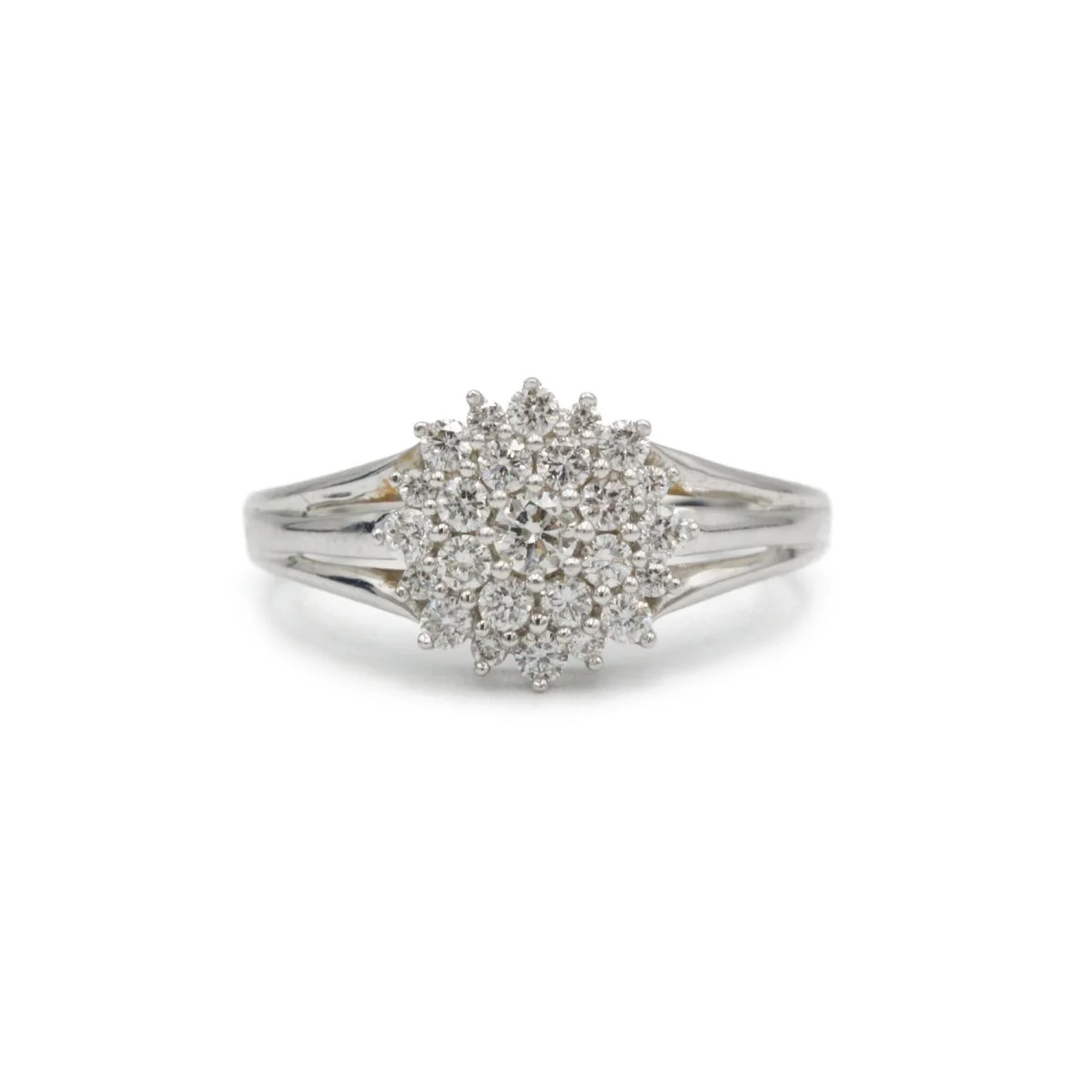 Bague en or blanc et diamants