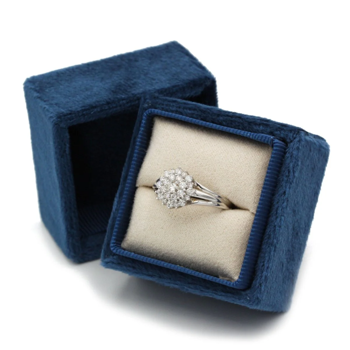 Bague en or blanc et diamants - Image 6