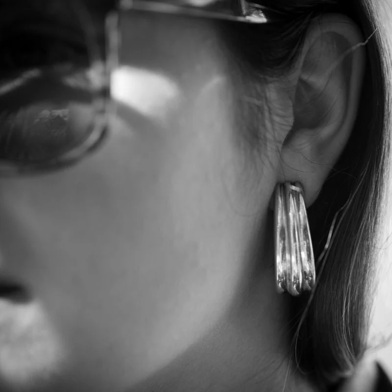 Boucles d'oreilles clips HERMÈS en argent - Image 2