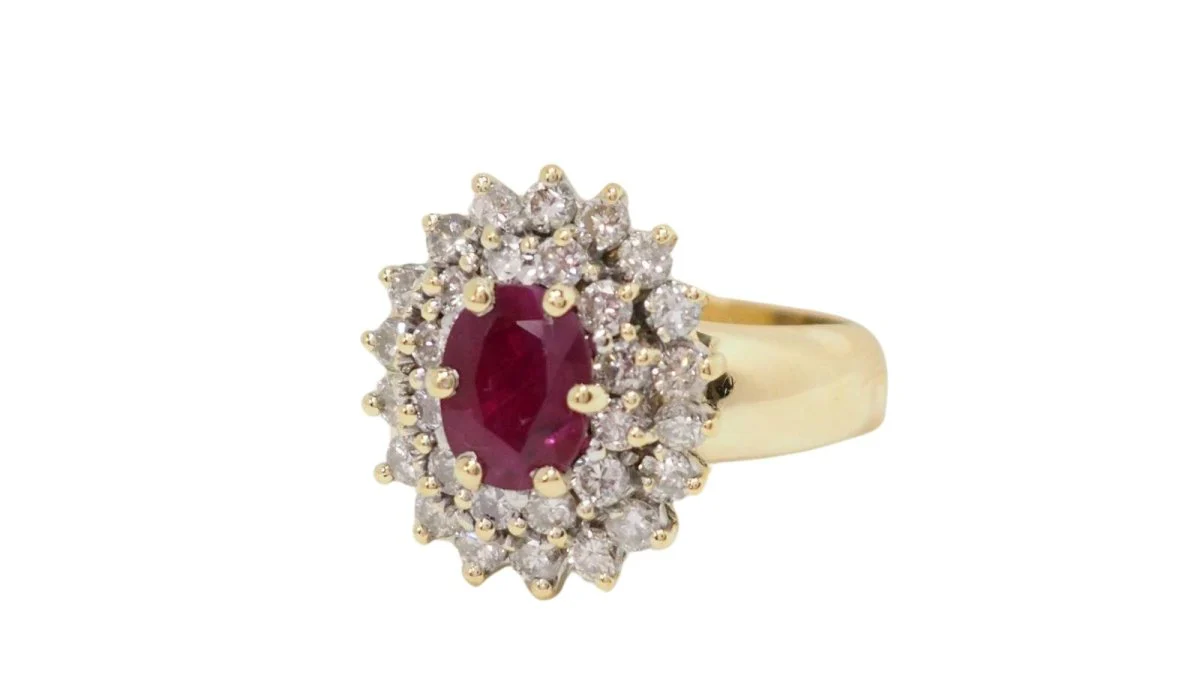 Bague Pompadour en or jaune, rubis et diamants - Image 3
