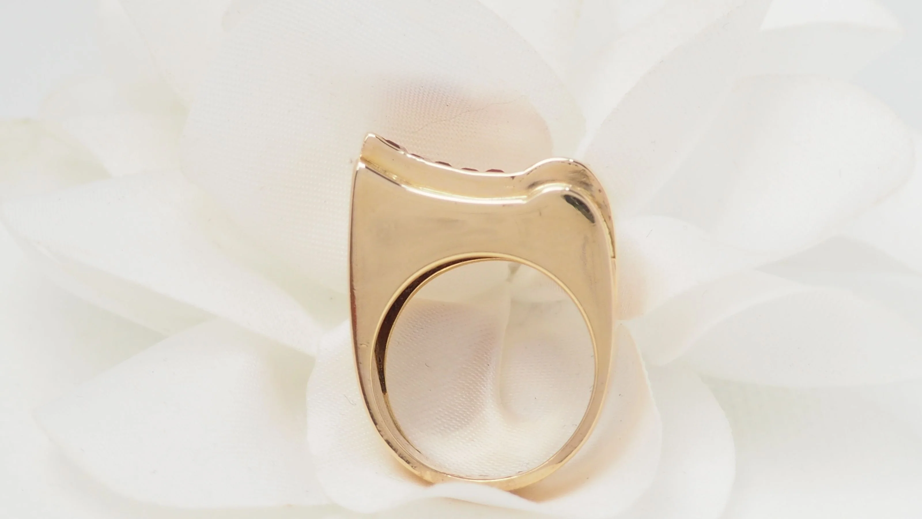 Bague Tank en jaune et rubis - Image 8
