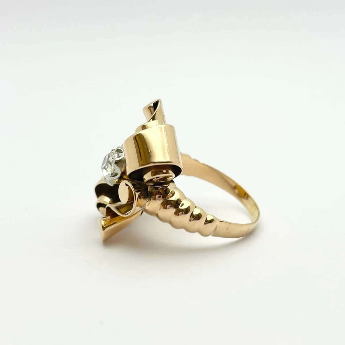 Bague Cocktail en or et diamant - Image 2