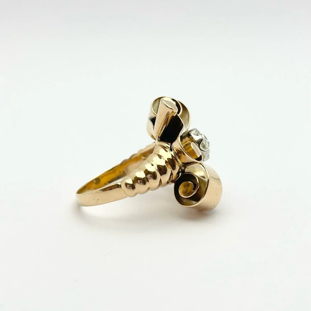 Bague Cocktail en or et diamant - Image 6