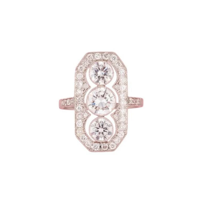 Bague Entourage en platine et diamants