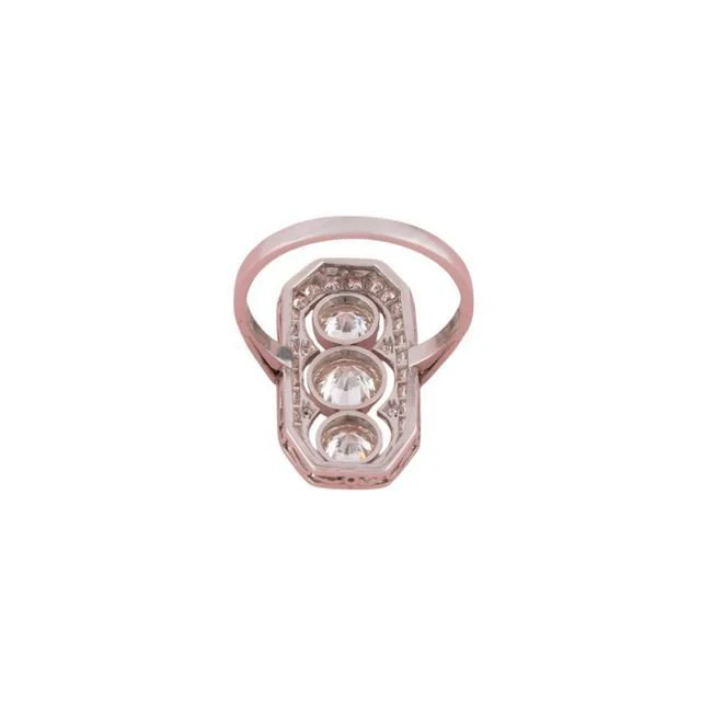 Bague Entourage en platine et diamants - Image 4