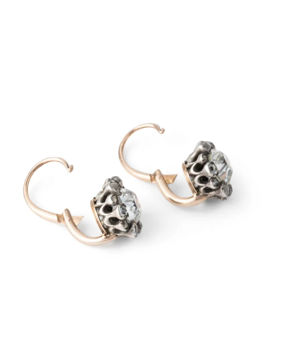 Boucles d'oreilles Dormeuses en or jaune et diamants - Image 5