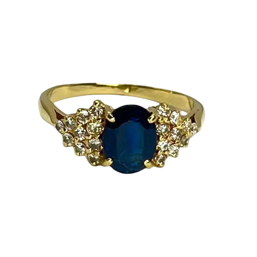 Bague en or jaune, saphir, et diamants