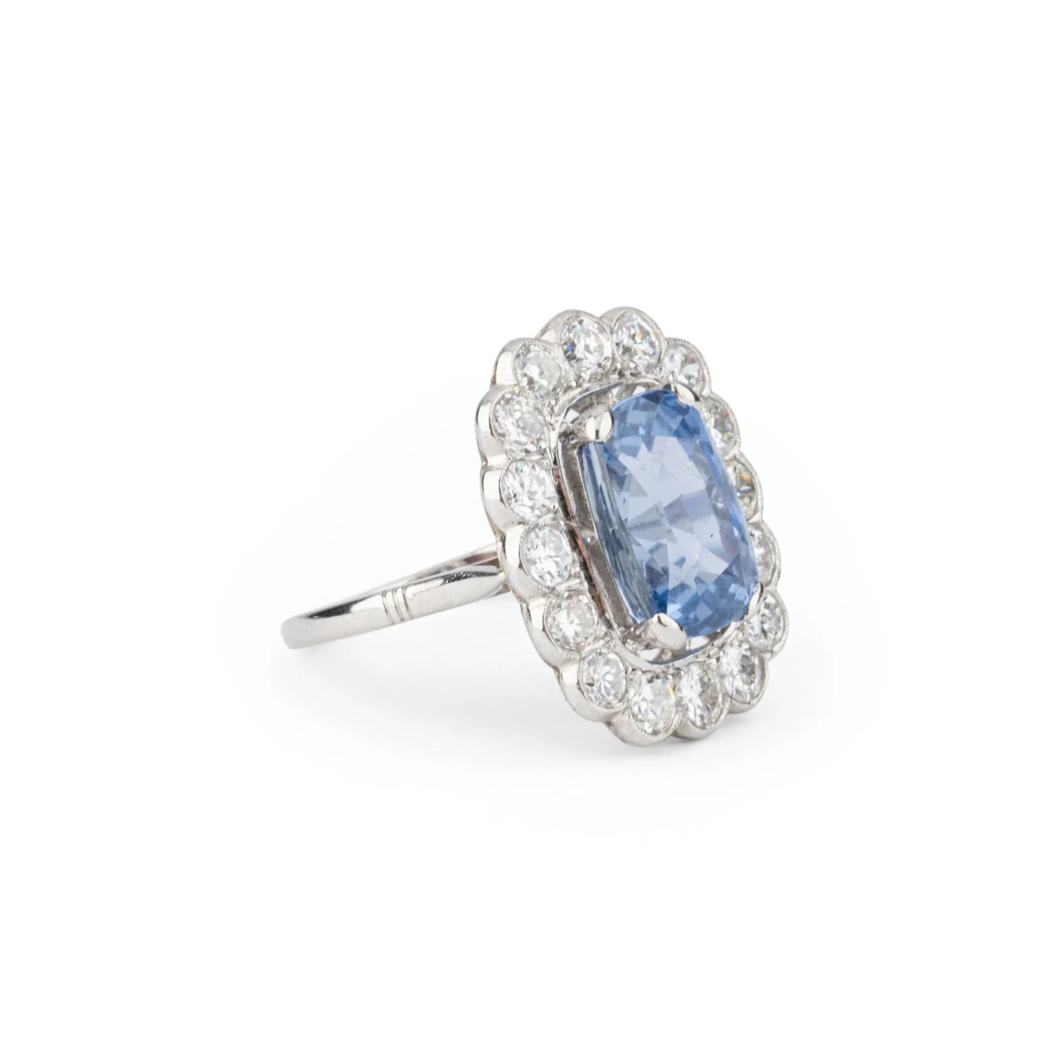Bague Marguerite en platine, saphir et diamants - Image 3