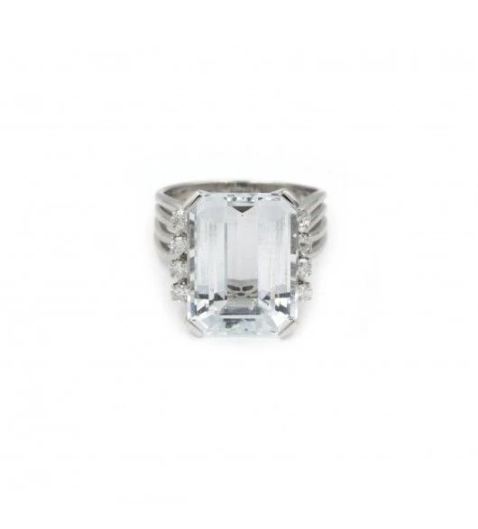 Bague Cocktail en or blanc, diamants et aigue-marine