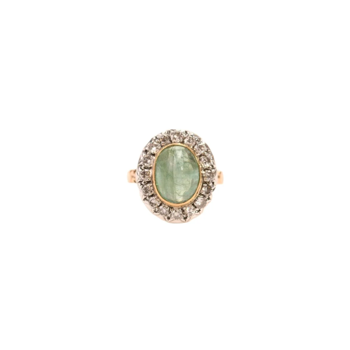 Bague pompadour émeraude cabochon et diamants en or