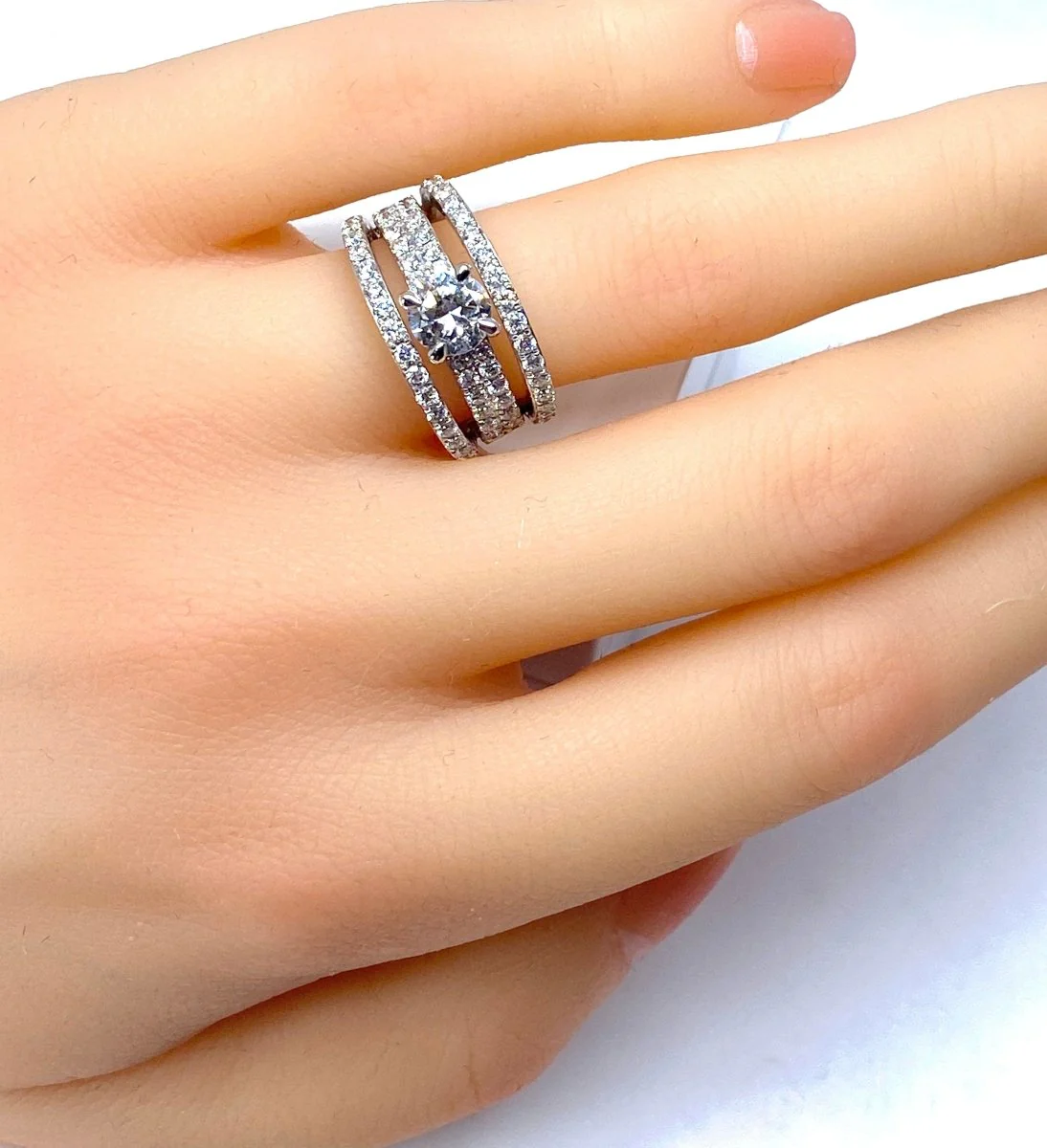 Bague en or blanc 18 carats et diamants - Image 13